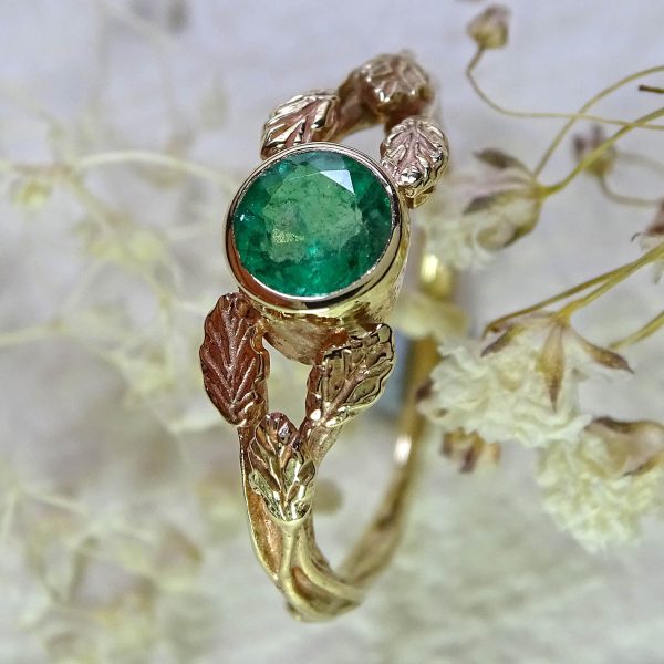 Entwining Leaves ring, Emerald 5mm, 9ct gold