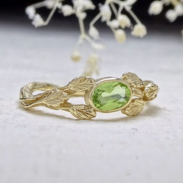 Entwining Leaves, Peridot, 6mm x 4mm, 9ct gold - Image 3