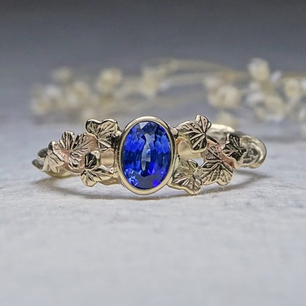 Entwining Ivy Leaves ring, 6mm x 4mm Sapphire, 9ct yellow gold - Image 3